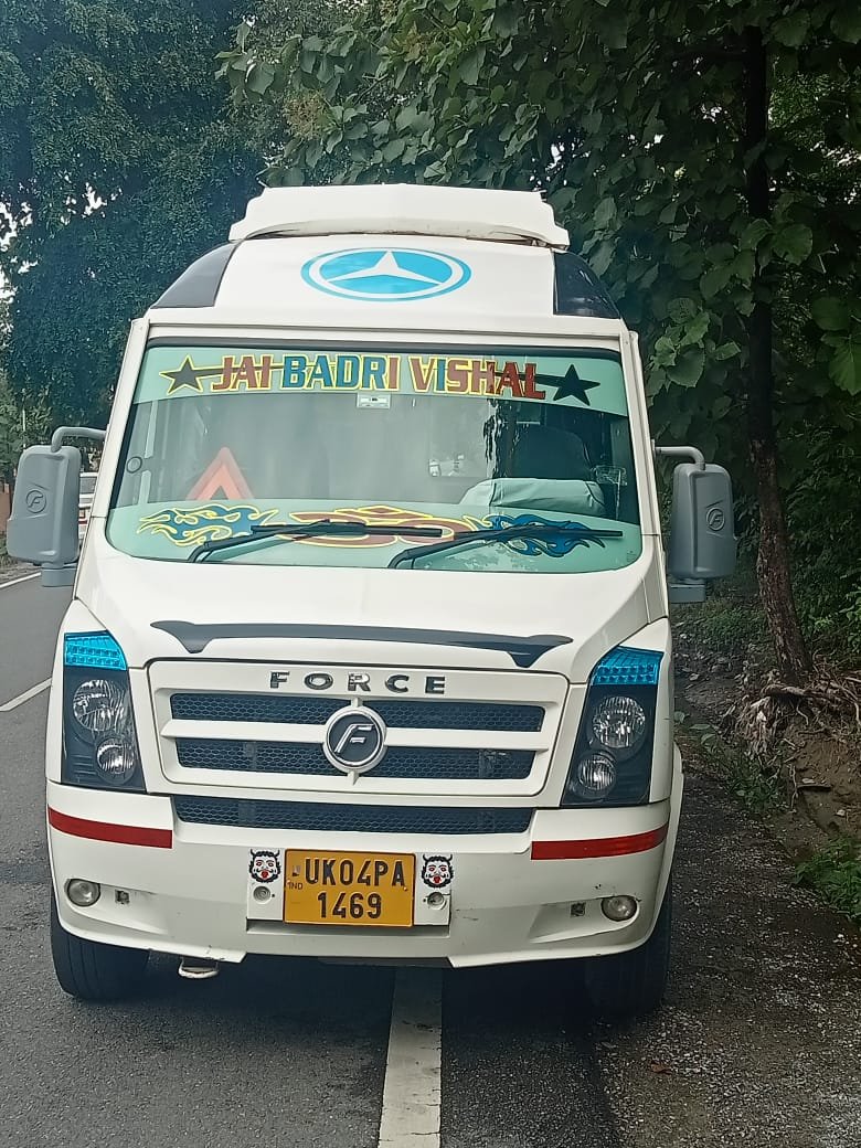 tempo traveller on rent haridwar